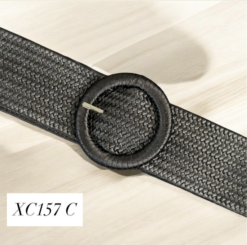 Braided belt with a round buckle